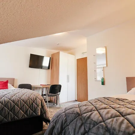 Parc Ferme Hotel