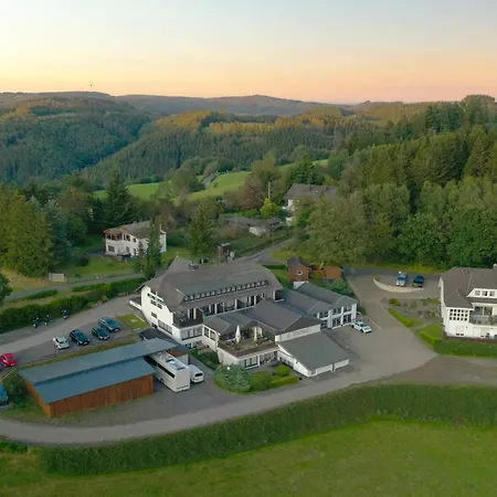 Parc Fermé Hotel 3*